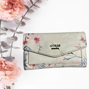 Guess foldable wallet.